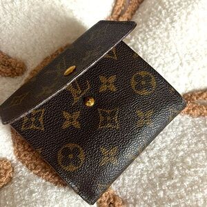 Louis Vuitton Brown Wallet with Iconic Monogram Pattern kiss lock